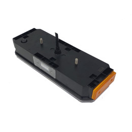 Светодиодный фонарь универсальный 20,2 Вт для грузовиков с подсветкой номера правый (катафот треугольник)